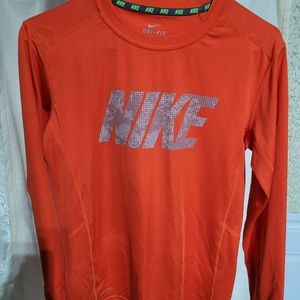 (2108) Nike Dri Fit T-Shirt. SIZE L. Long sleeve.